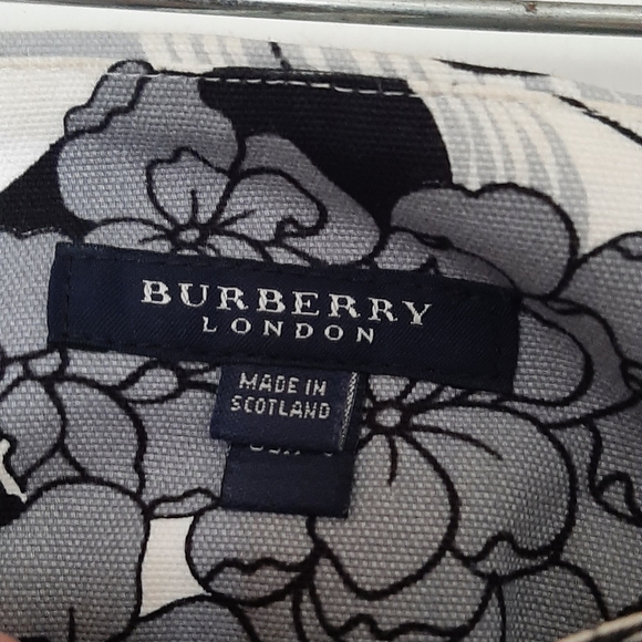 Burberry mini skirt, UK size 8/US size 6 - Picture 6 of 6